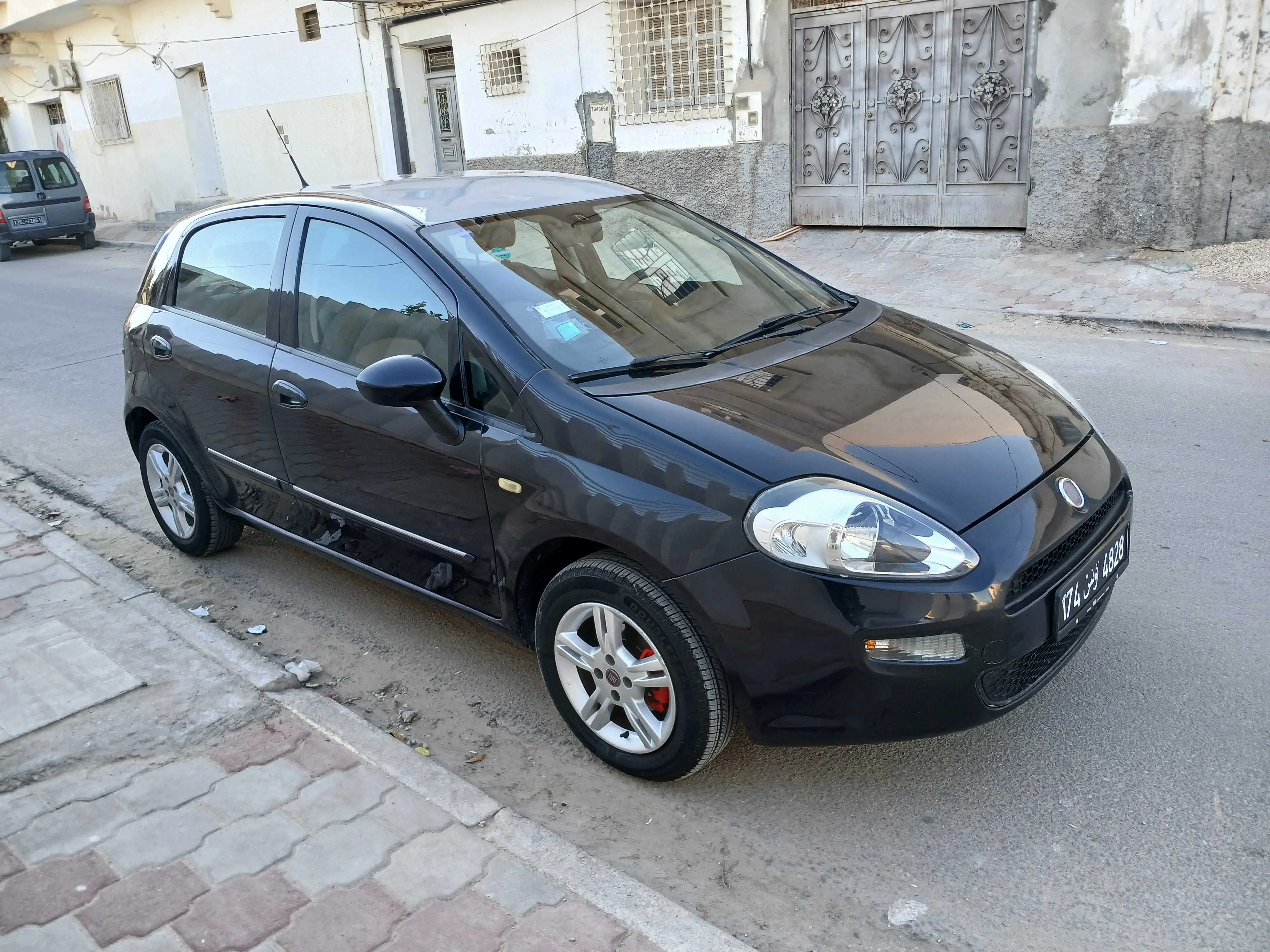  UNE TRÈS BELLE FIAT GRANDE PUNTO ESSENCE à gabes - Photo 3