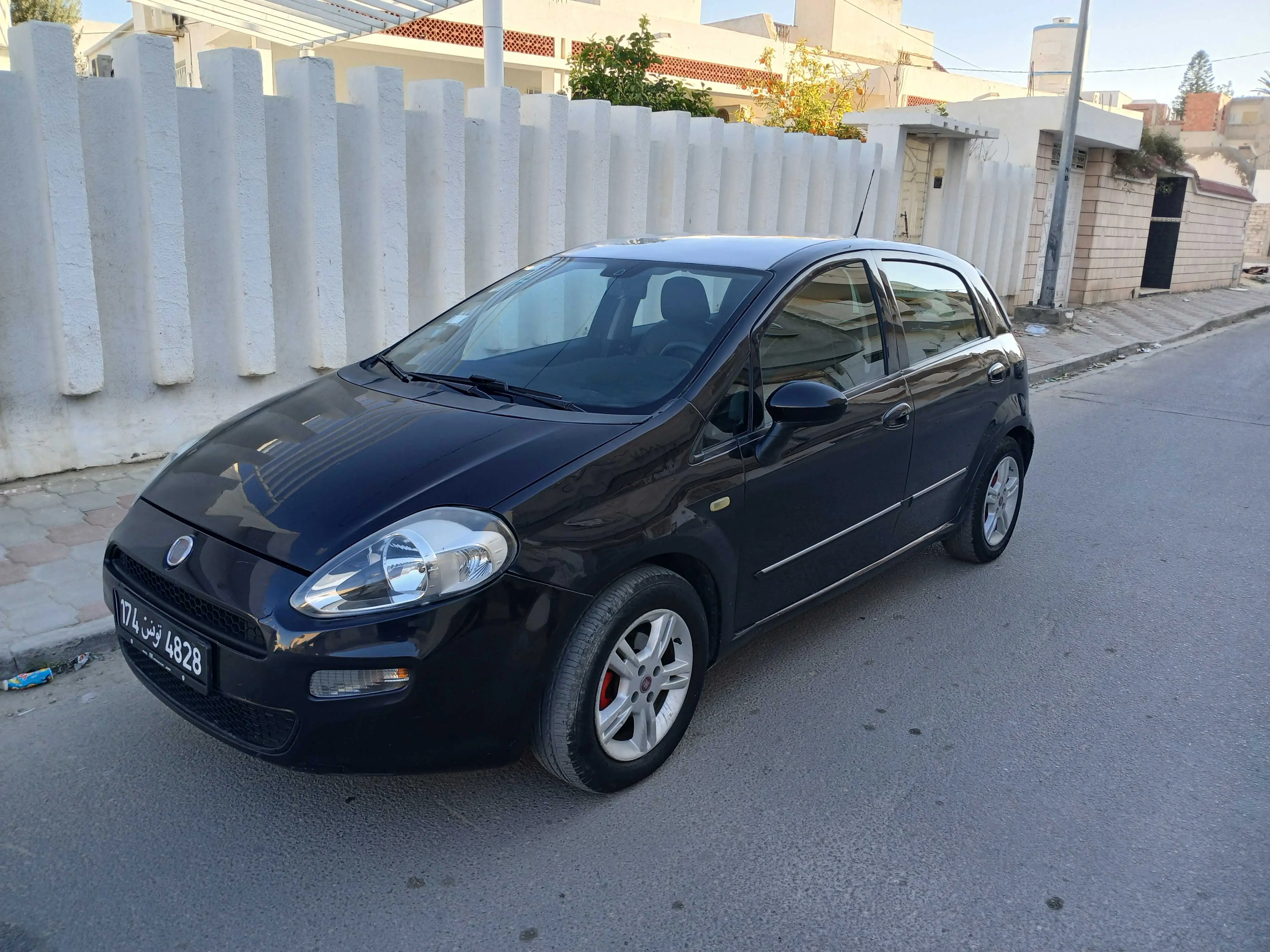  UNE TRÈS BELLE FIAT GRANDE PUNTO ESSENCE à gabes - Photo 2