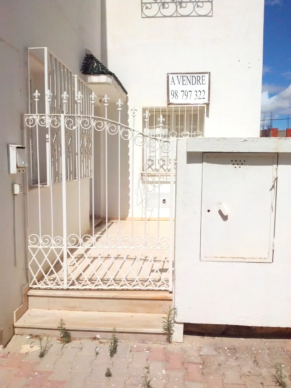  S2 au RDC à résidence Béhi Ladgham avec Jardin 