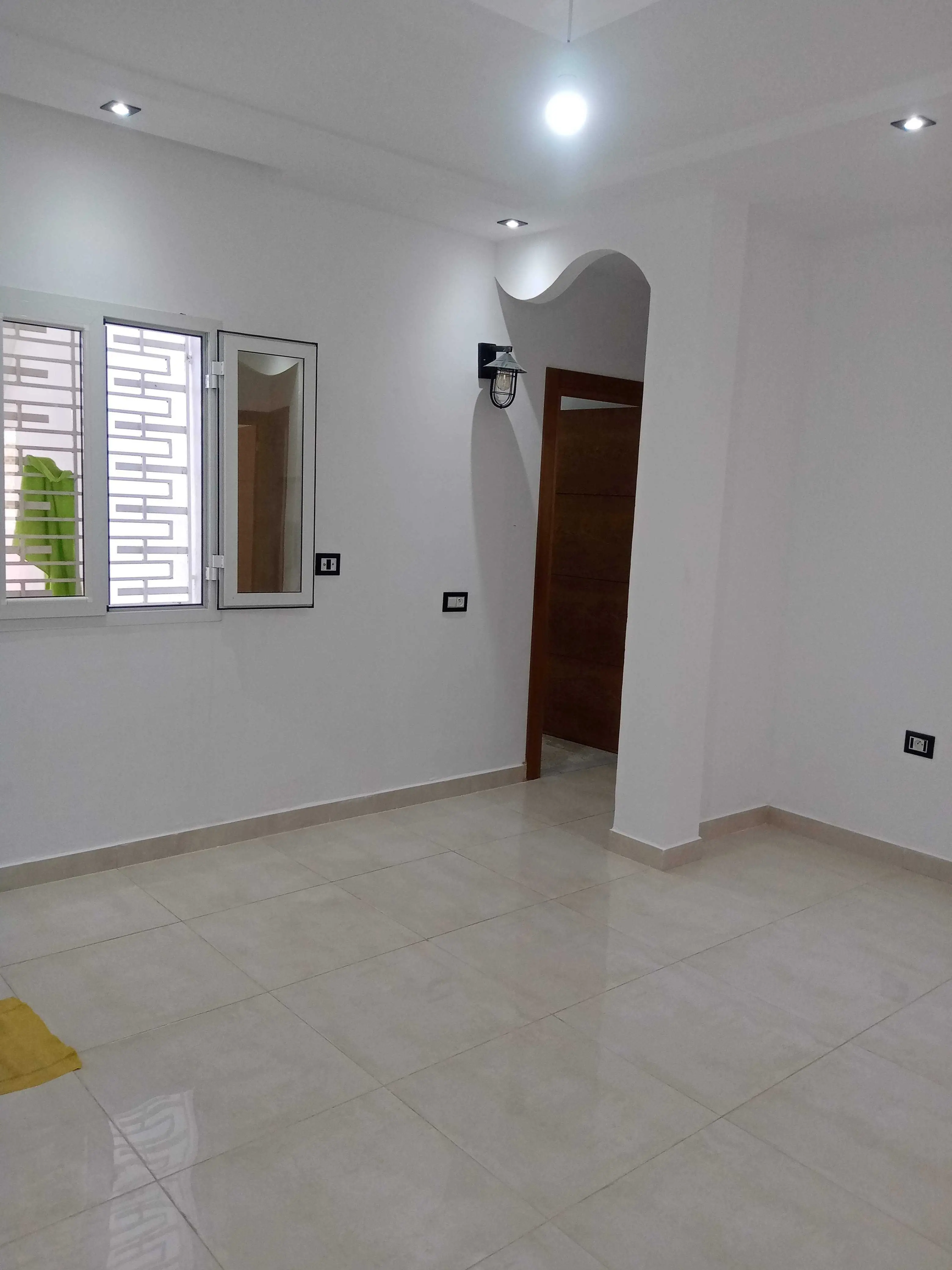  للبيع منزل متكون من ثلاثة طوابق 98968163 à Ben Arous - Photo 2