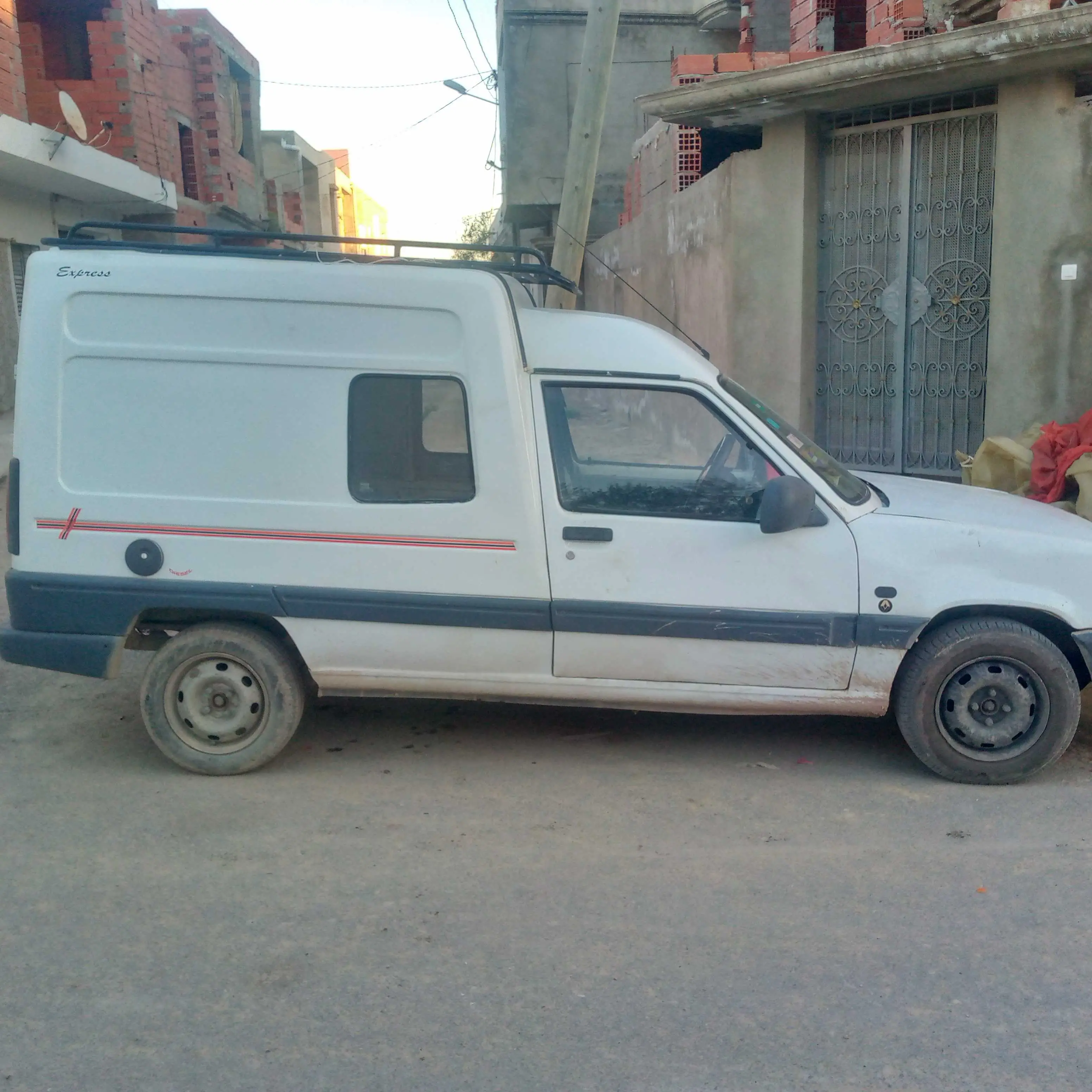  Renault à Monastir - Photo 3