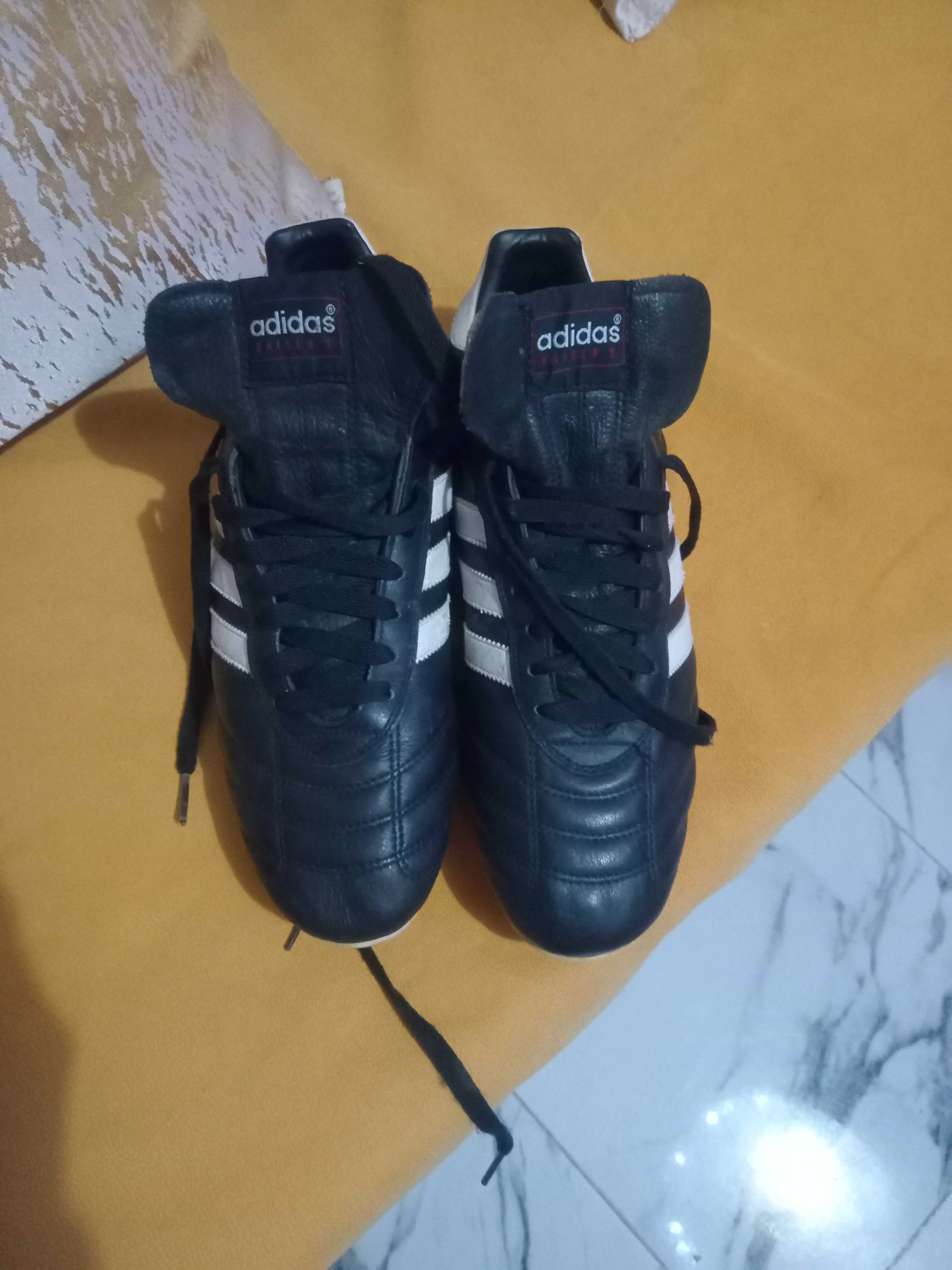  Vrai chaussure crayon Adidas fifal Vrai cuir tous neuf téléphone 53335227 à Tunis - Photo 2