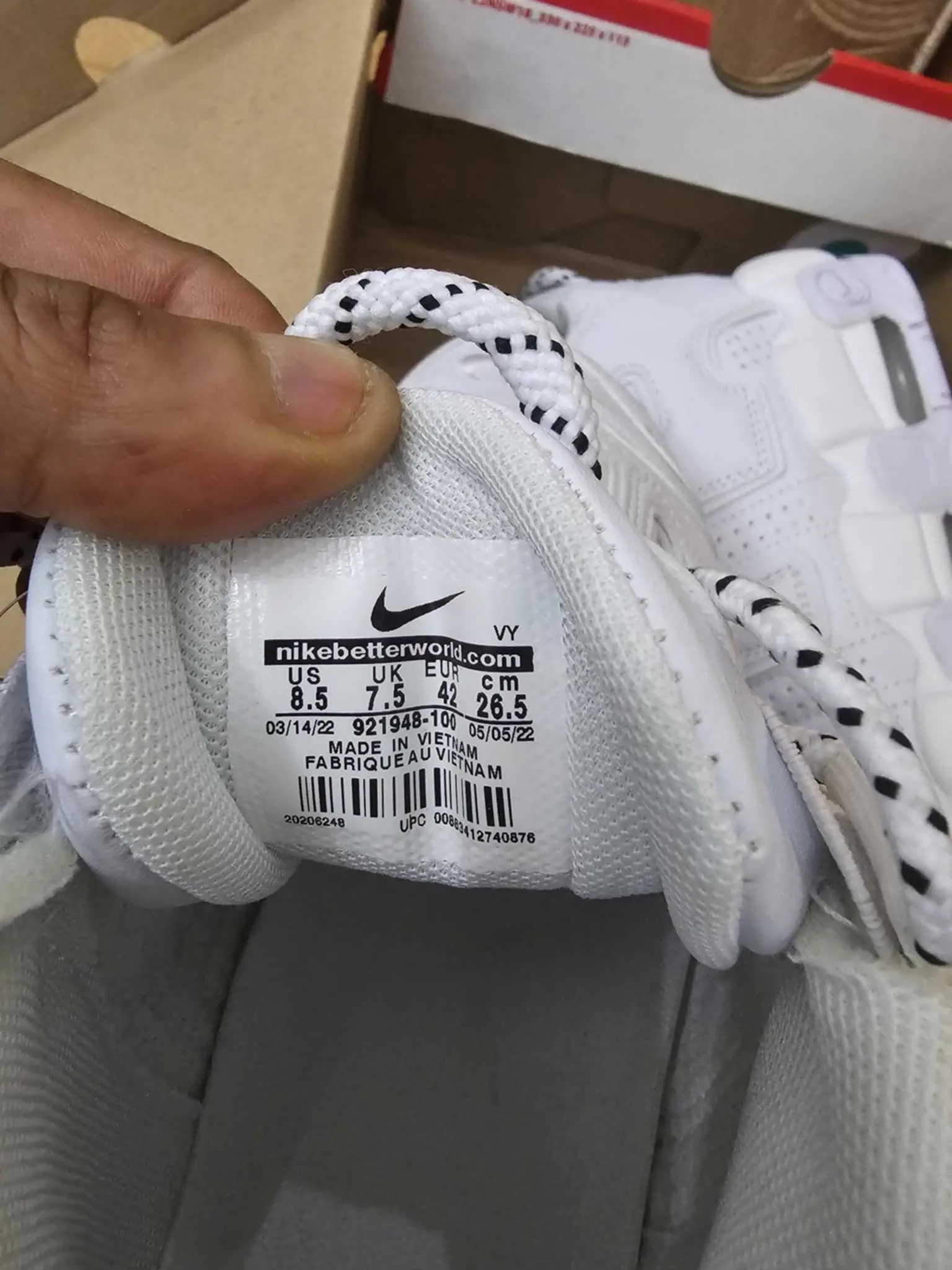  Chaussure importée nike air basket original neuf pointure 42 à Manouba - Photo 2