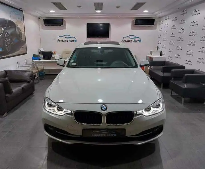  BMW 318I SPORT à Tunis - Photo 3