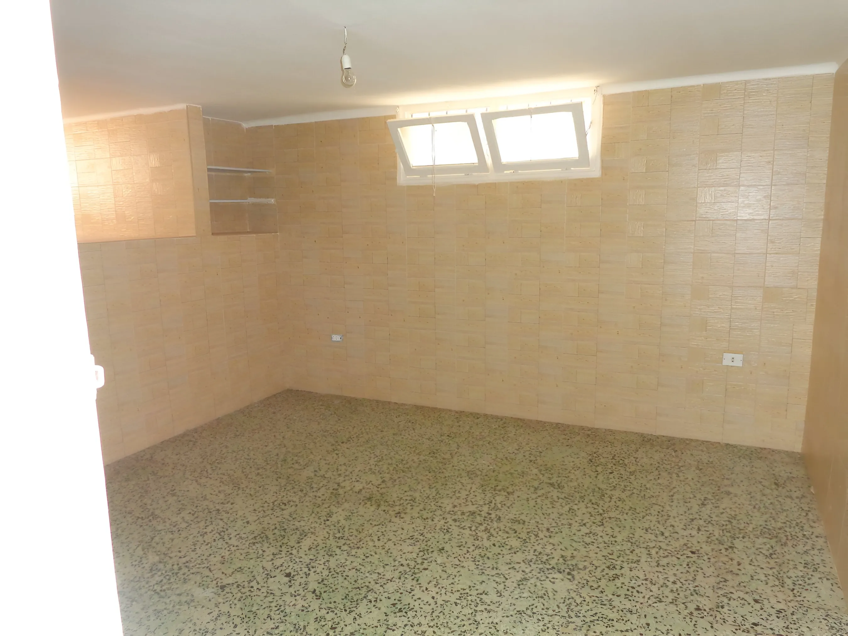 av belle villa de 700m avec piscine à hammamet sud