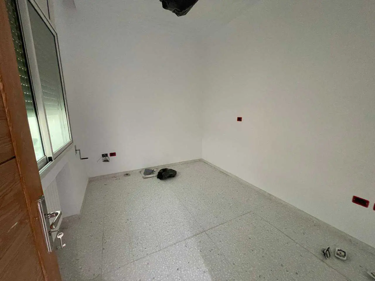 RDC de villa a louer a ennaser 2 à Ariana - Photo 3
