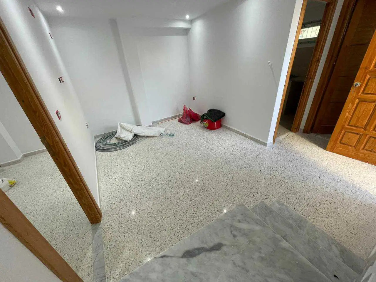 RDC de villa a louer a ennaser 2 à Ariana - Photo 2