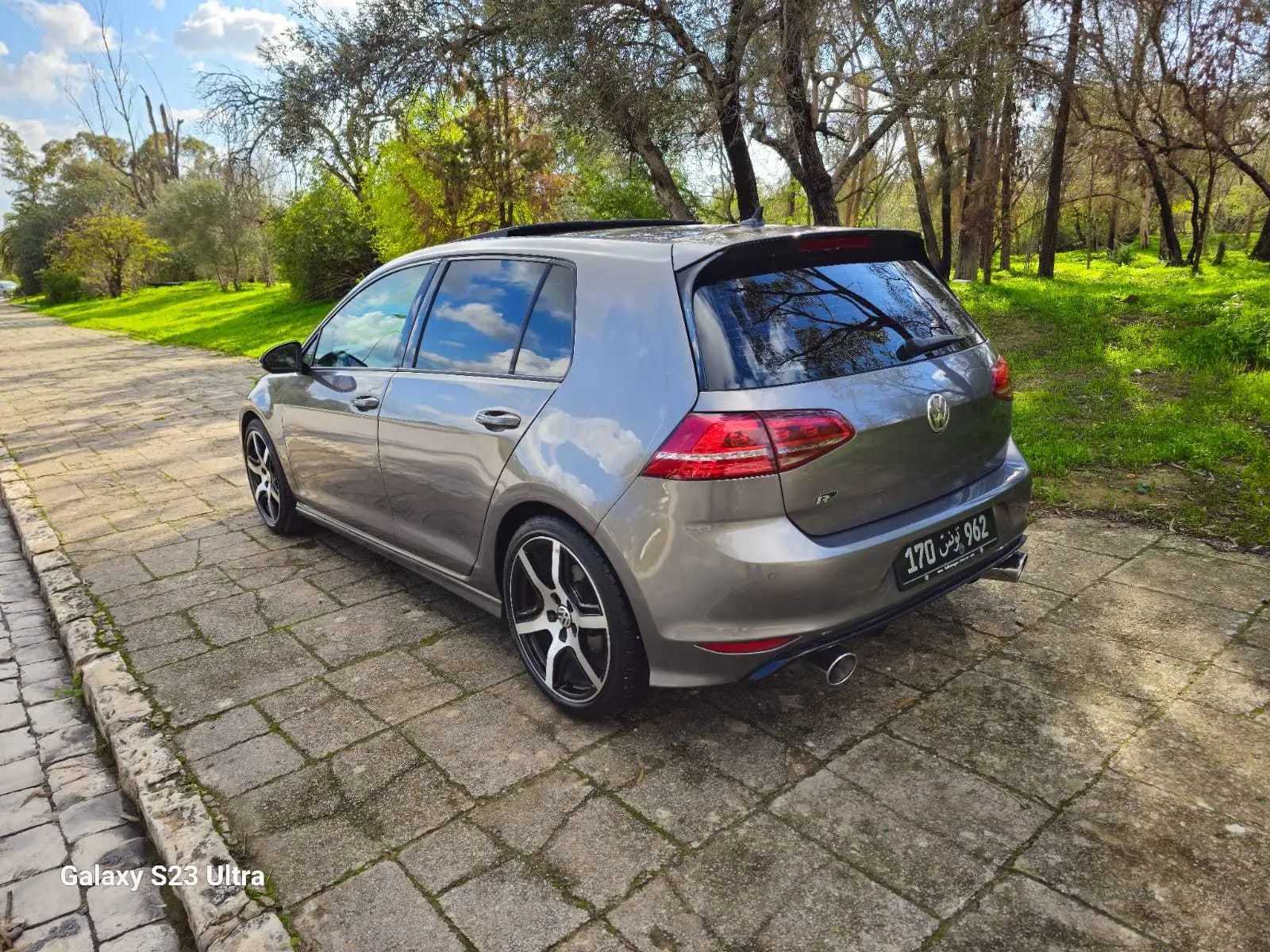Kuv100 /k8 toute neuve