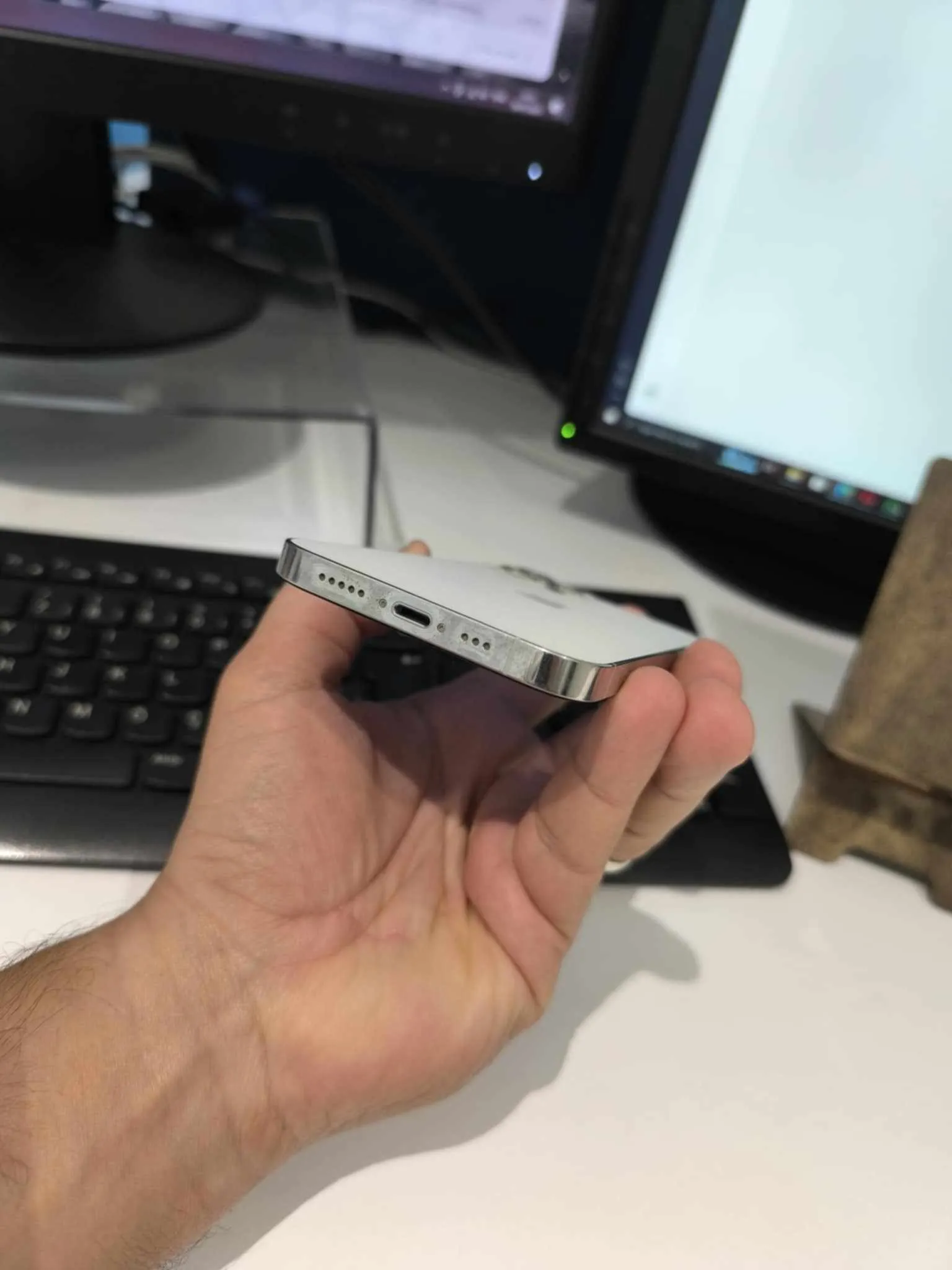  iPhone 12 Pro en très bon état à Tunis - Photo 2