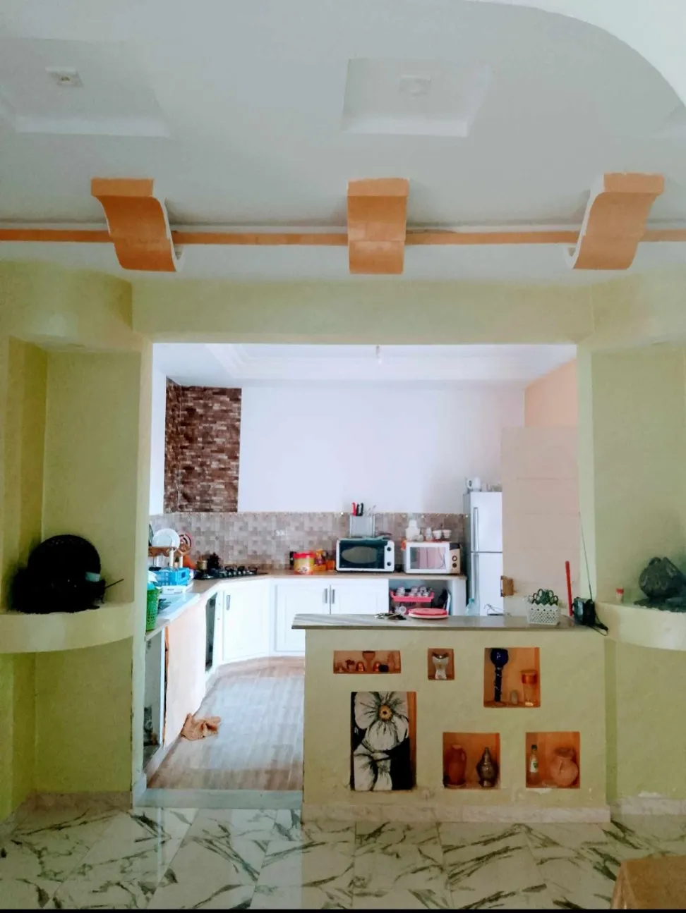    Bureau de trois pièces m