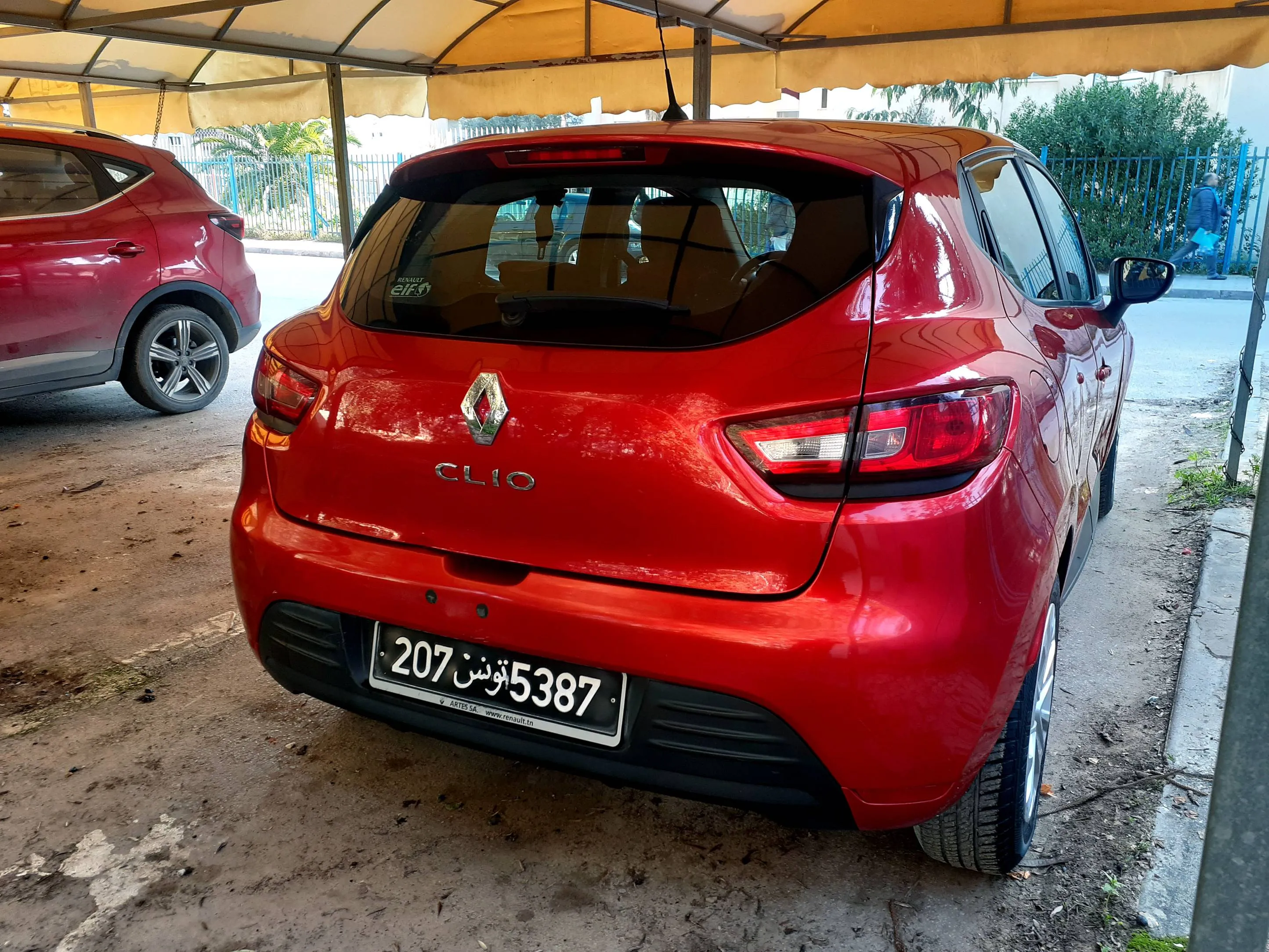 RENAULT CLIO 4 première main série 207 à Ben Arous - Photo 3