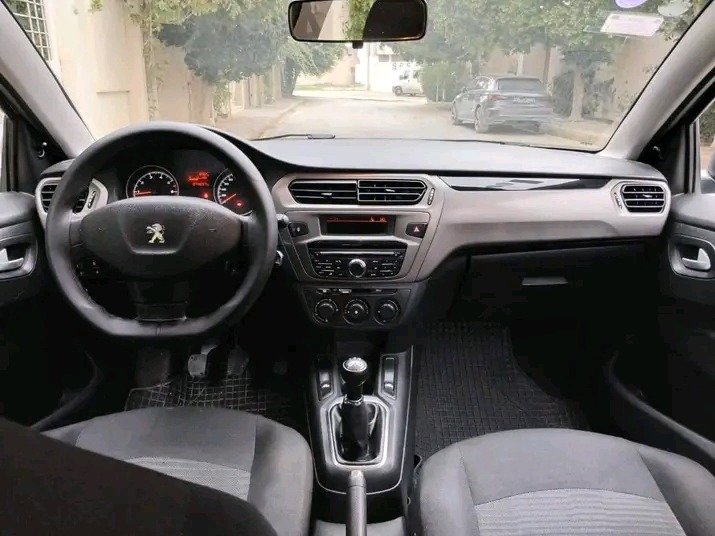 PEUGEOT 301 PREMIÈRE MAIN EN EXCELLENT ÉTAT à Bizerte - Photo 1