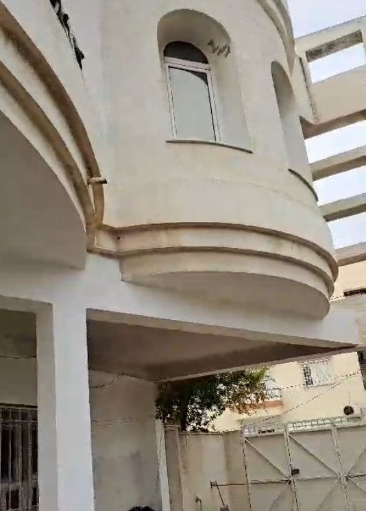    Batiment à bardo route x à Tunis - Photo 1
