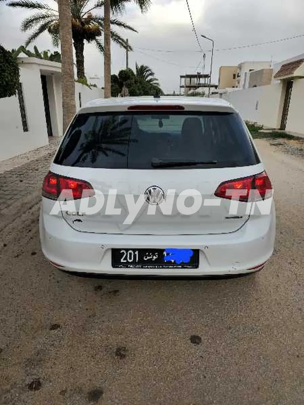 Golf 7 cup modele 11/2014 entree en tunisie en 2019 1 er main en tunisie 5 cv essence 178000 km reel avec carnet entretient chaque entretient a l apui ttt options cliamtiseur elctronic en marche 4 vitres electric abs capteurs de pluie et de lumiere capteu à Sfax - Photo 3