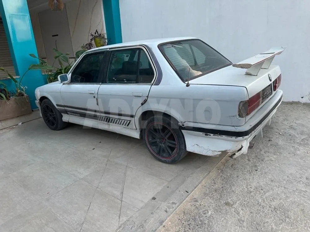 BMW E30 à sousse - Photo 3