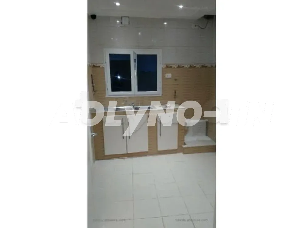 S2 renove tres propre a rue beyrout bardo à Tunis - Photo 3