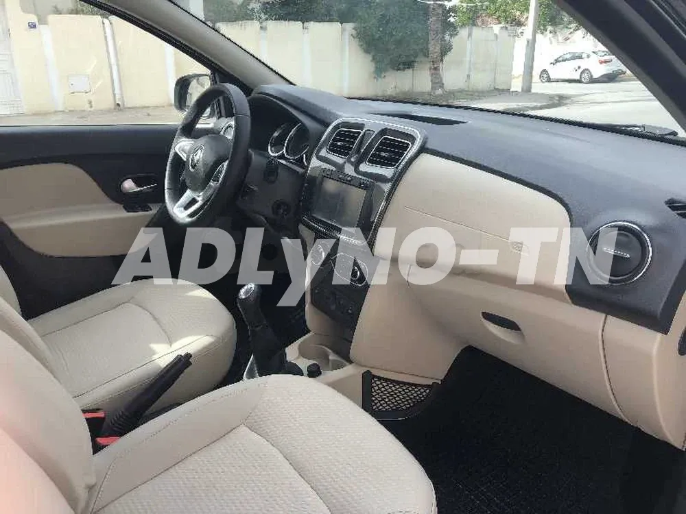 Femme directrice vend Renault Symbol 3 élégance année 2019 à Tunis - Photo 6