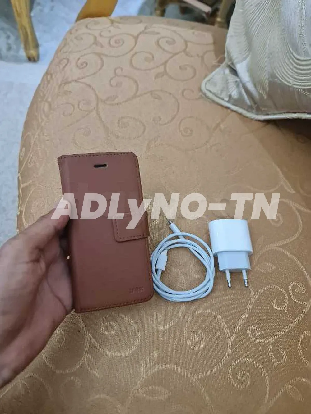 iphone 7 on état dorigine 32g il ne fonctionne que avec les sim orange batrie 81% empreinte activée avec film de protection sur lécran et flip cover et chargeur à Manouba - Photo 5
