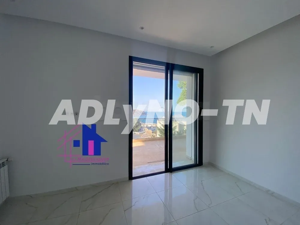 Une superbe Villa S+7 avec piscine à la marsa cube à Tunis - Photo 4