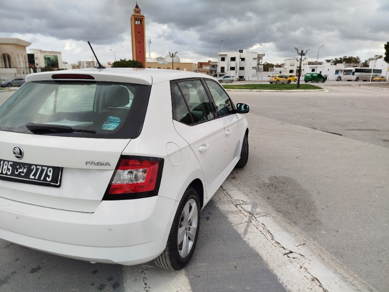 Skoda Fabia Essence 2015 à Bizerte - Photo 7