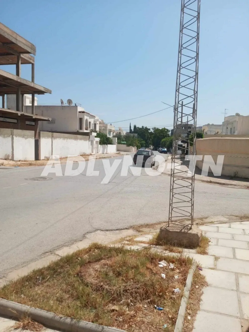 Une villa inacevée a 3 étages a vendre situé a Manzah 5 Prés de Ksar Tej à Ariana - Photo 5