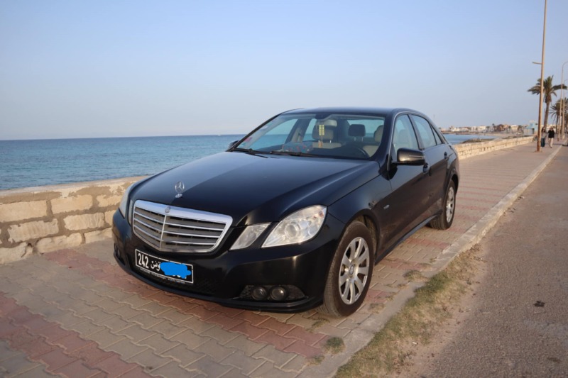 Mercedes Classe E Diesel 2010 à Mahdia - Photo 6