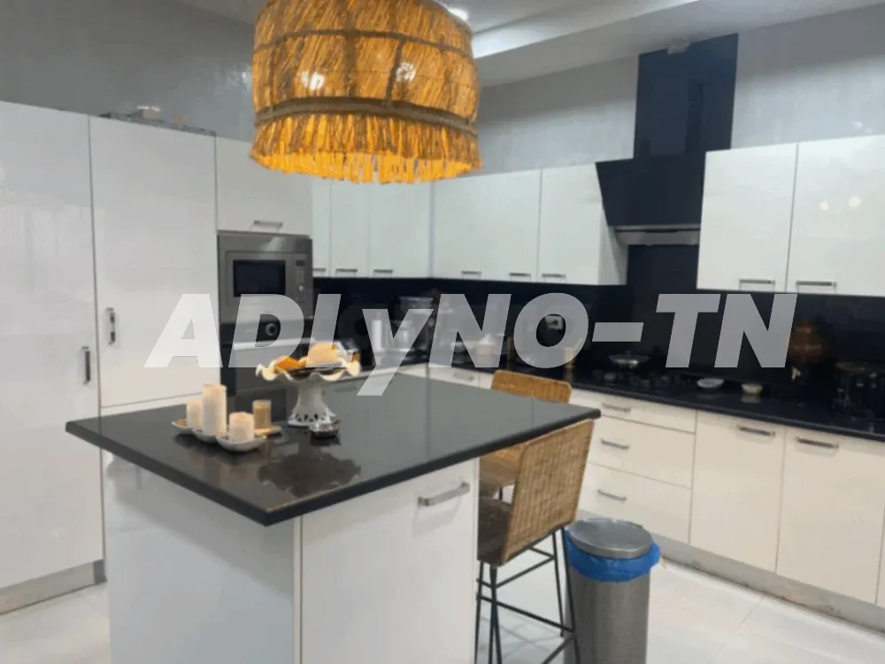 A vendre à Hammamet une villa S+4 située dans un quartier résidentiel et calme à Nabeul - Photo 3