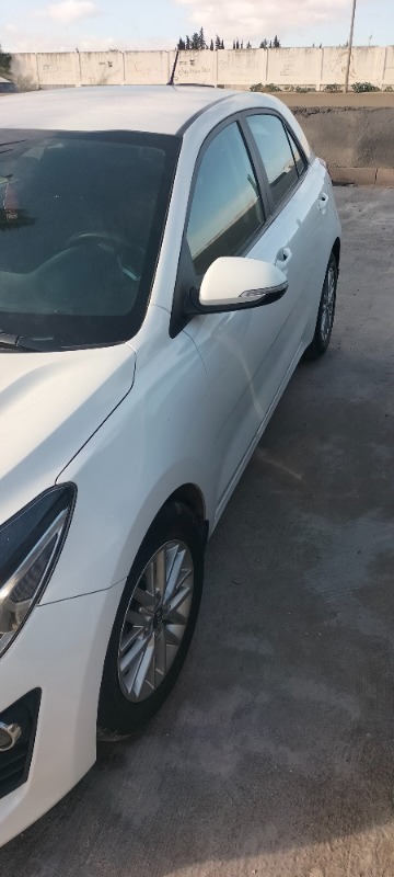 Kia RIO Essence 2021 à Tunis - Photo 9
