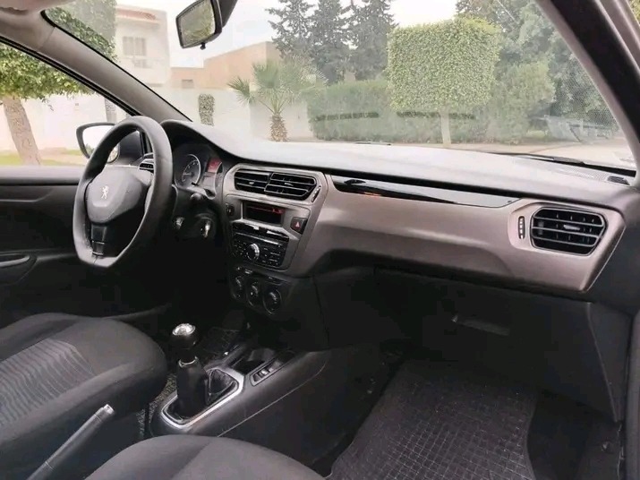 PEUGEOT 301 PREMIÈRE MAIN EN EXCELLENT ÉTAT à Bizerte - Photo 2