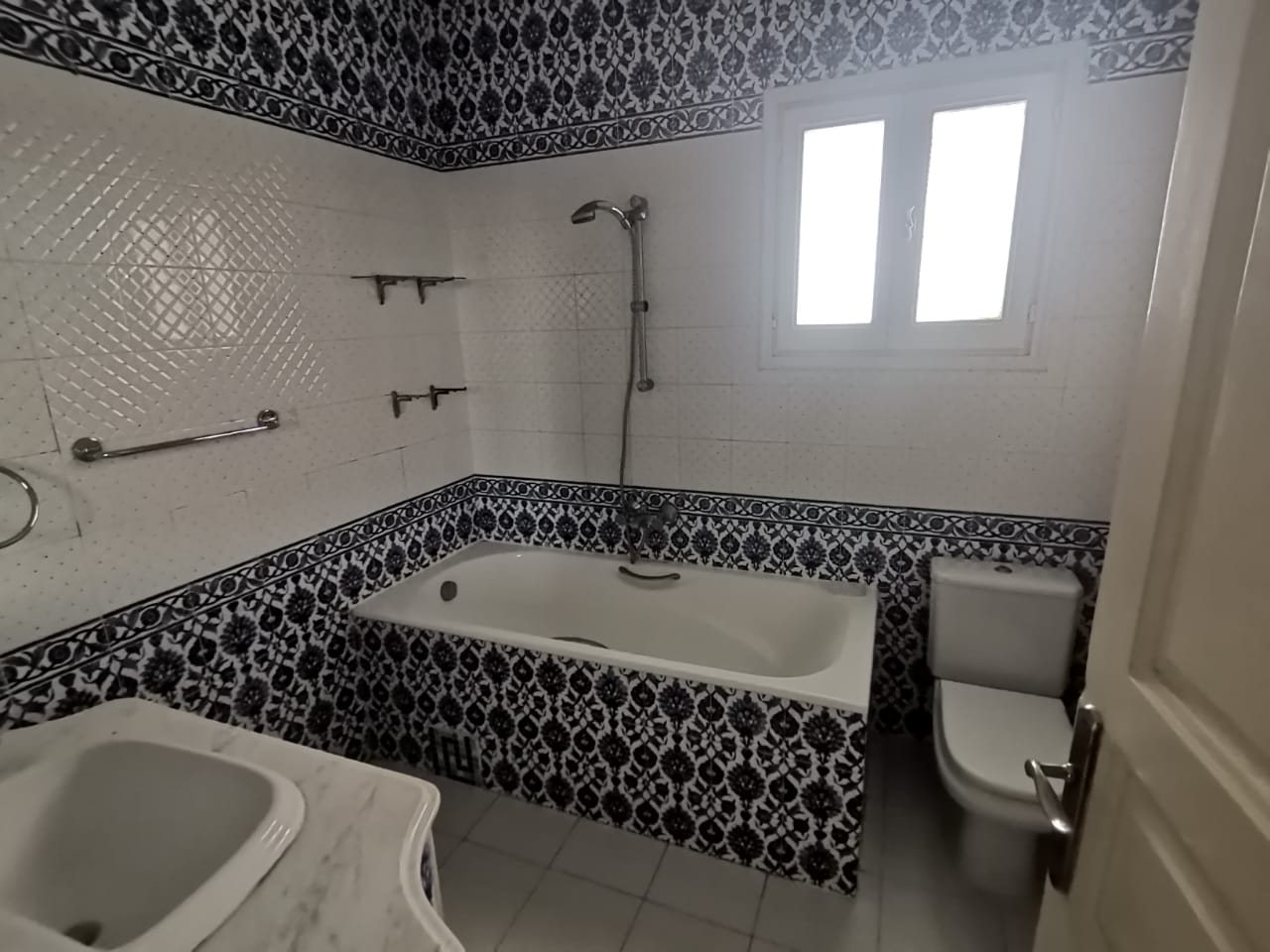     Villa de maitre à ga à Tunis - Photo 4