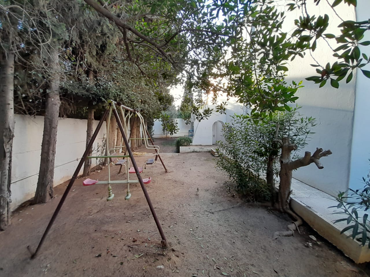     Trés belle villa à g à Tunis - Photo 4