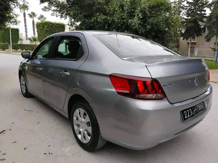 PEUGEOT 301 PREMIÈRE MAIN EN EXCELLENT ÉTAT à Bizerte - Photo 6