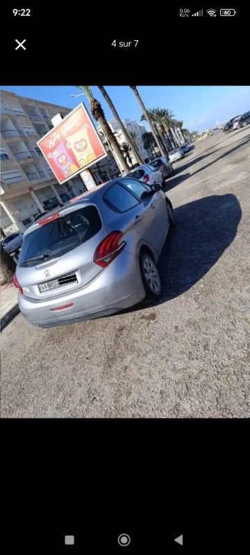 Peugeot 208 Essence 2019 à Mahdia - Photo 1