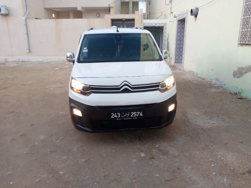 Citroen BERLINGO II Diesel 2020 à Monastir - Photo 1