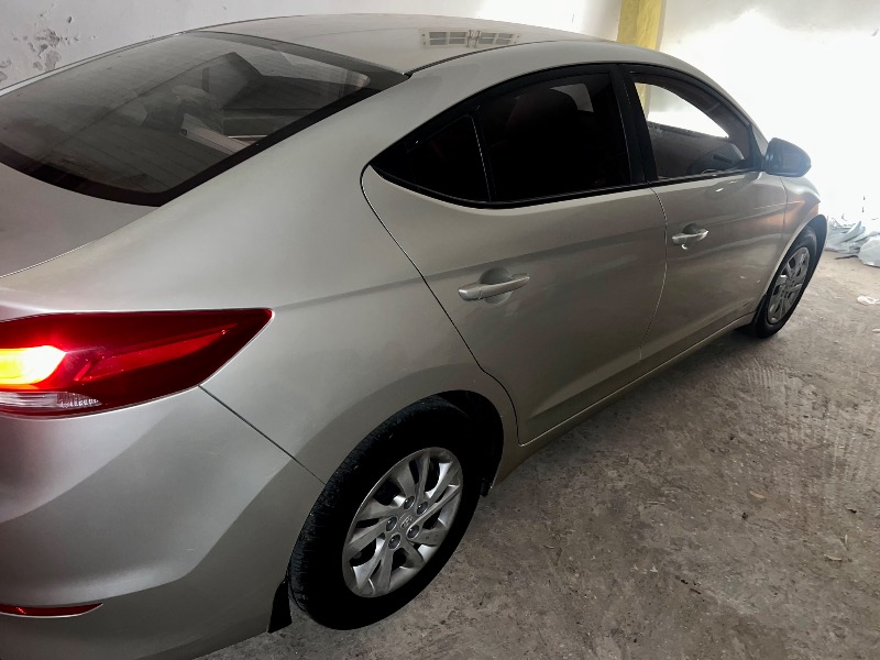Hyundai ELANTRA Essence 2018 à Tunisie - Photo 7