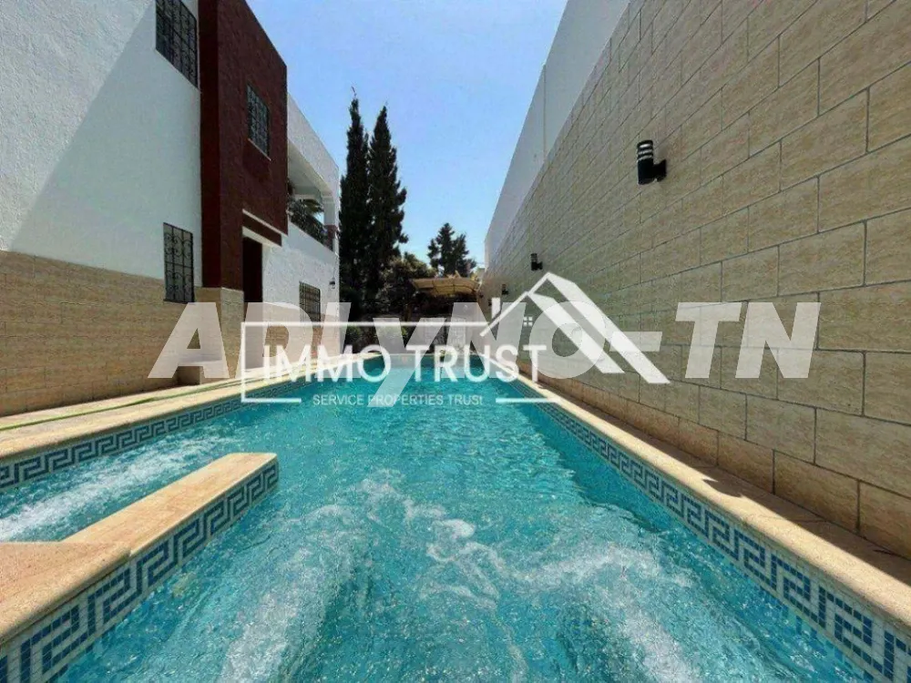 ?Villa en S+4 avec piscine et jardin à La Marsa à Tunis - Photo 1