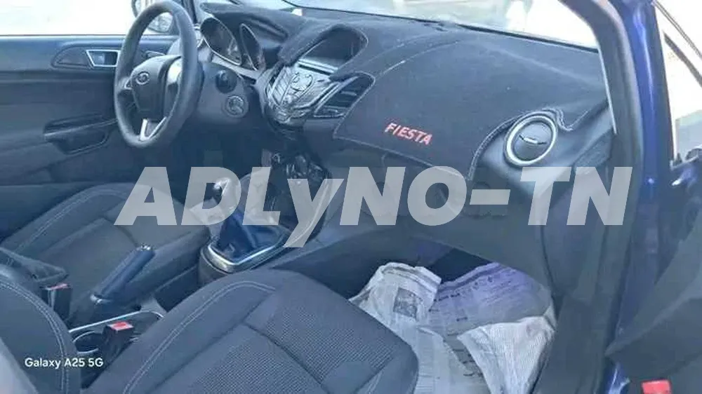 FORD FIESTA TETANIUM PREMIÈRE MAIN à Bizerte - Photo 5