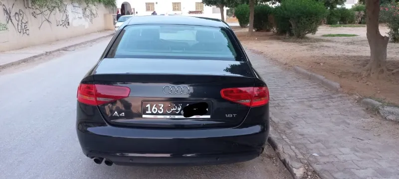 Audi A4 Essence 2013 à Tunis - Photo 8