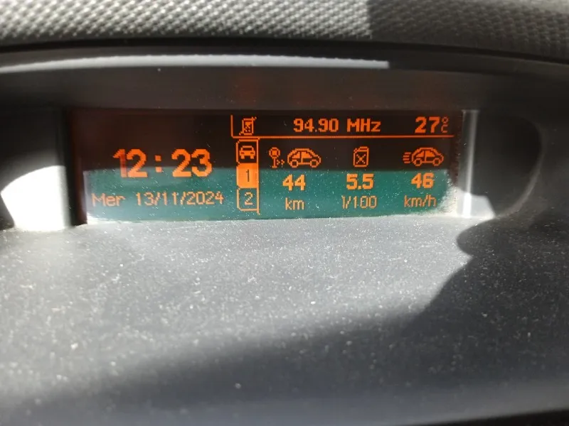 Peugeot 308 : mod 2011 ess 1.4 T.B état orgn com neuf Tel:54 607 492. à Ariana - Photo 5