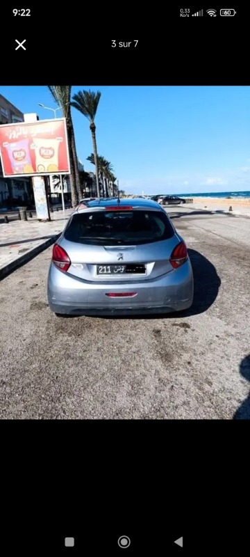 Peugeot 208 Essence 2019 à Mahdia - Photo 3
