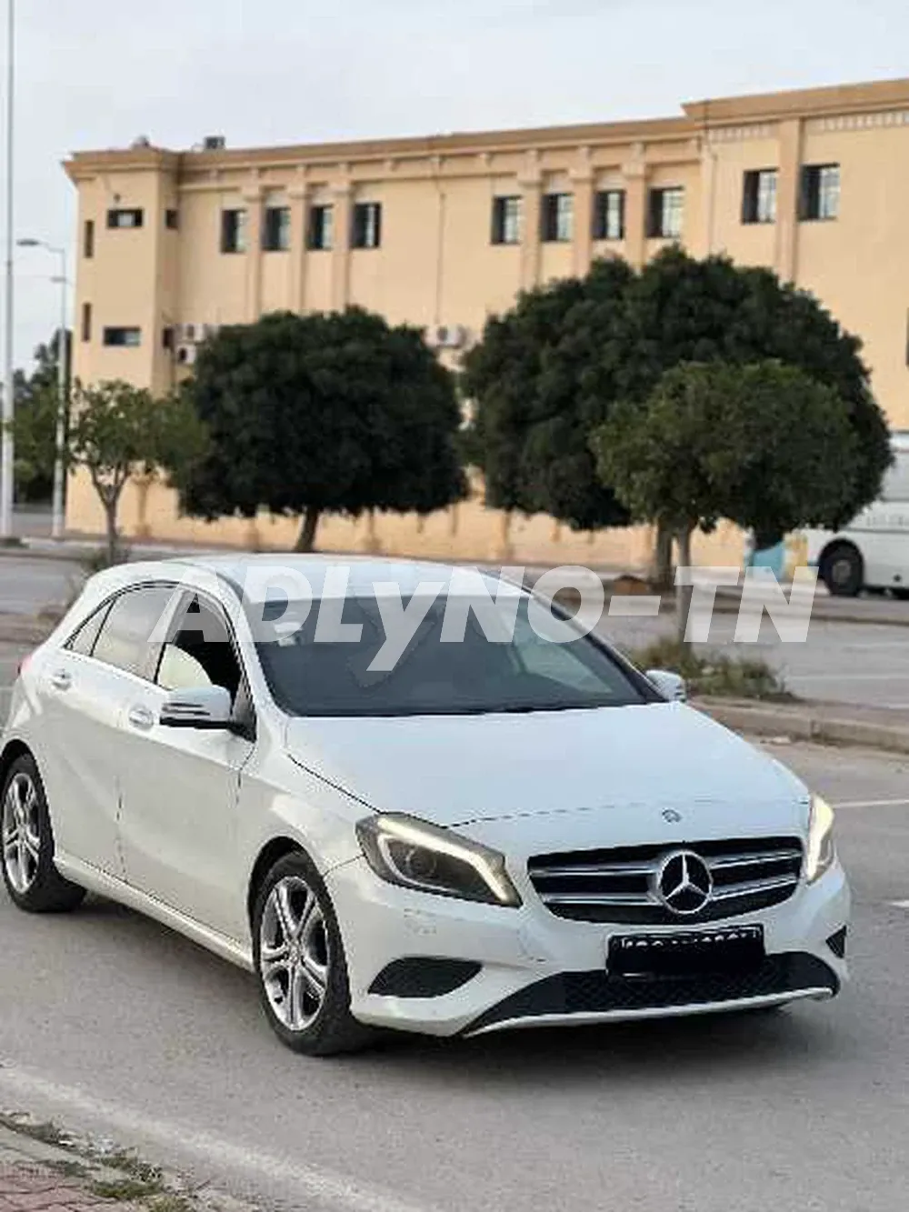 Mercedes Classe A boîte auto très propre à Tunis - Photo 4