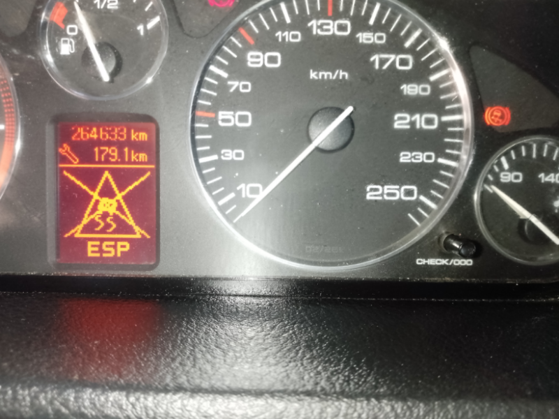 Peugeot 407 Diesel 2004 à Ben Arous - Photo 3