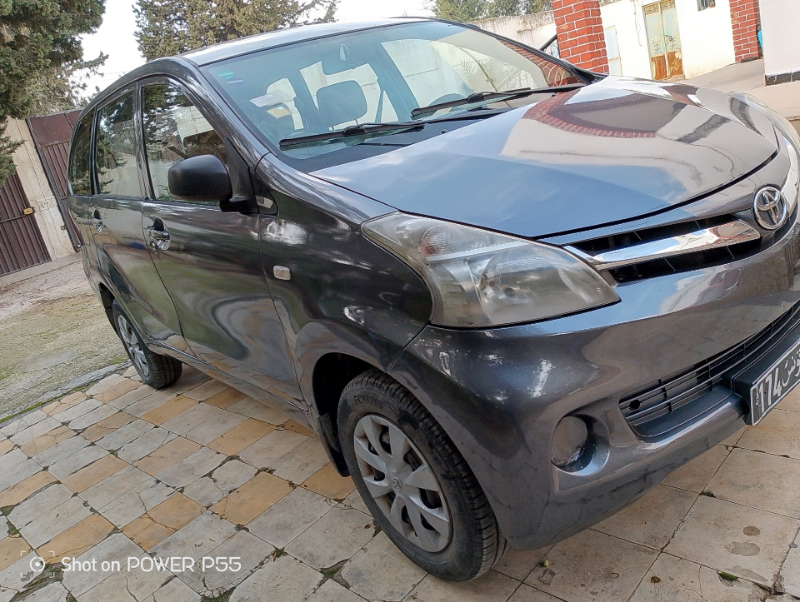 Toyota Avensis Essence 2014 à Tunis - Photo 3