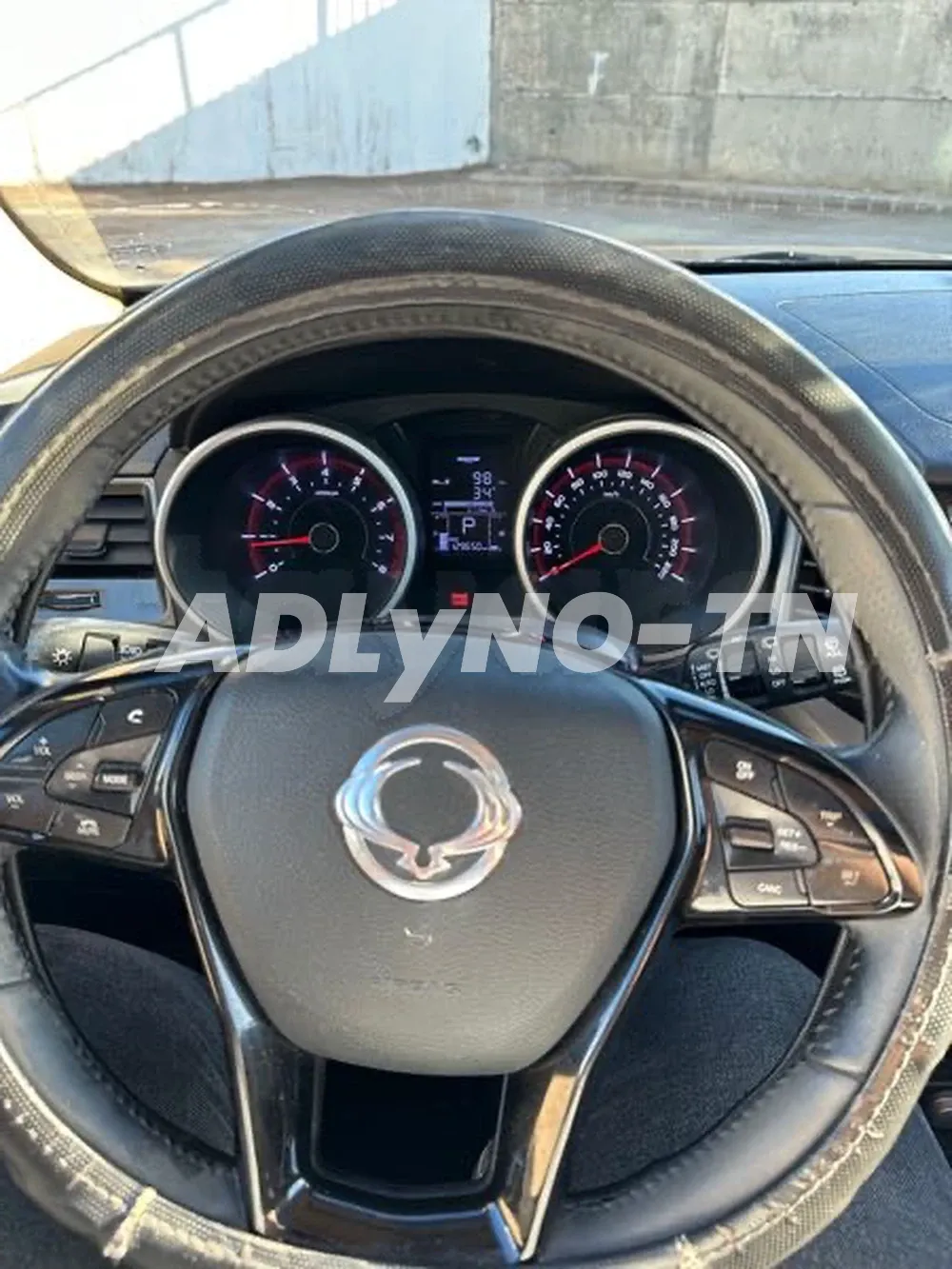 voiture Ssang yong xlv 2018 à Tunis - Photo 5