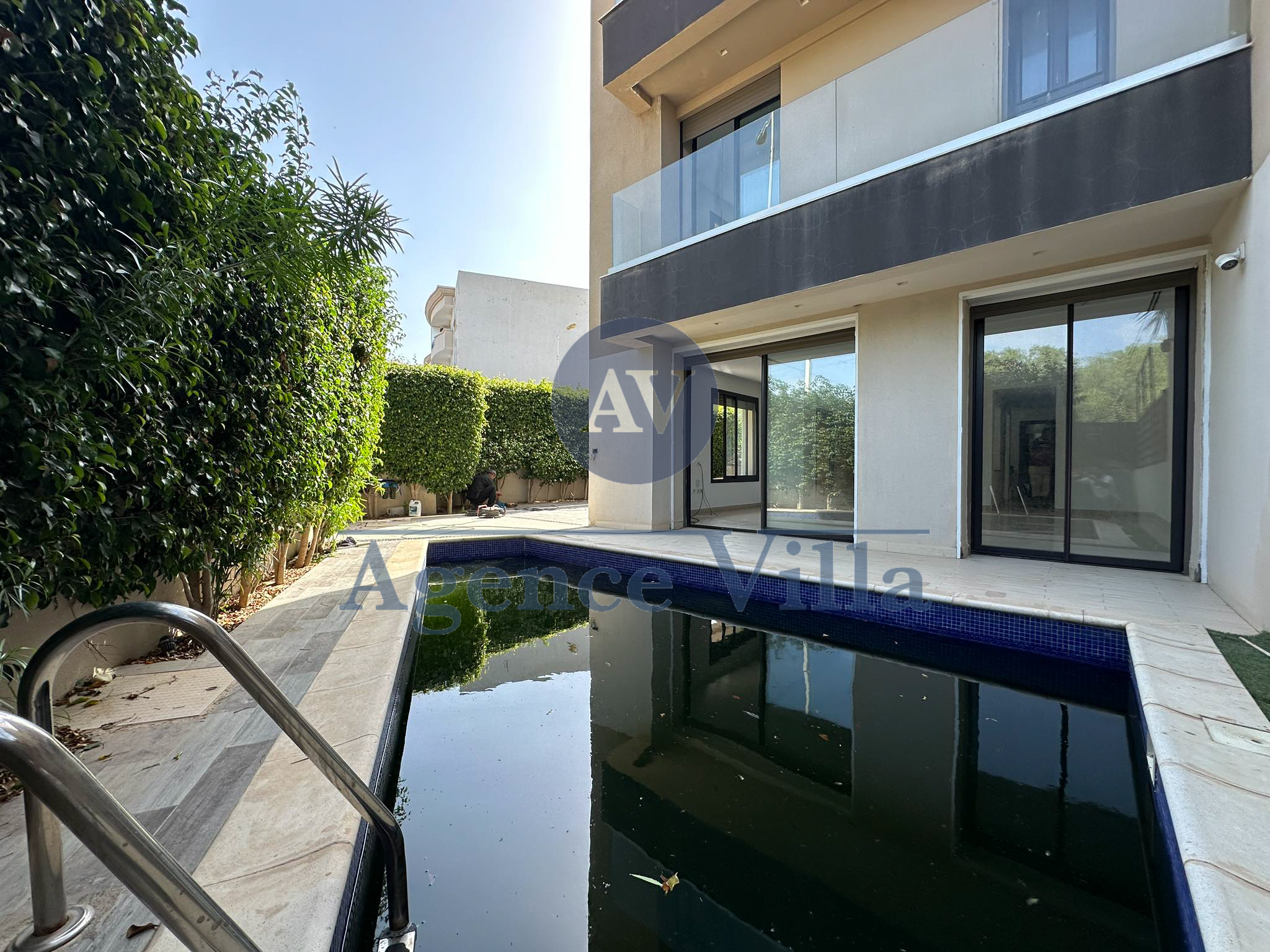  A VENDRE – S+1 – CITE EL WAHAT – TEL 58258423 - FB.7812 