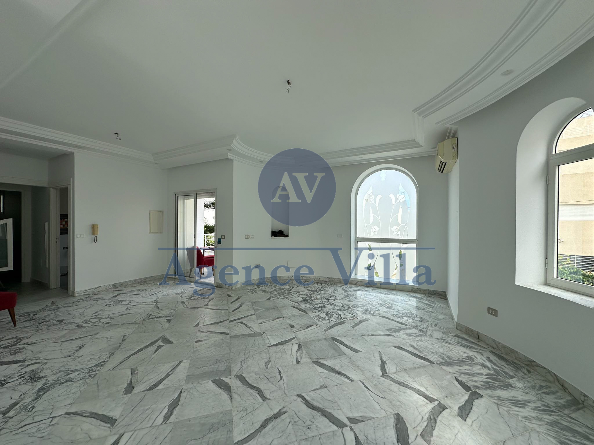  Une maison S+2 style triplex 