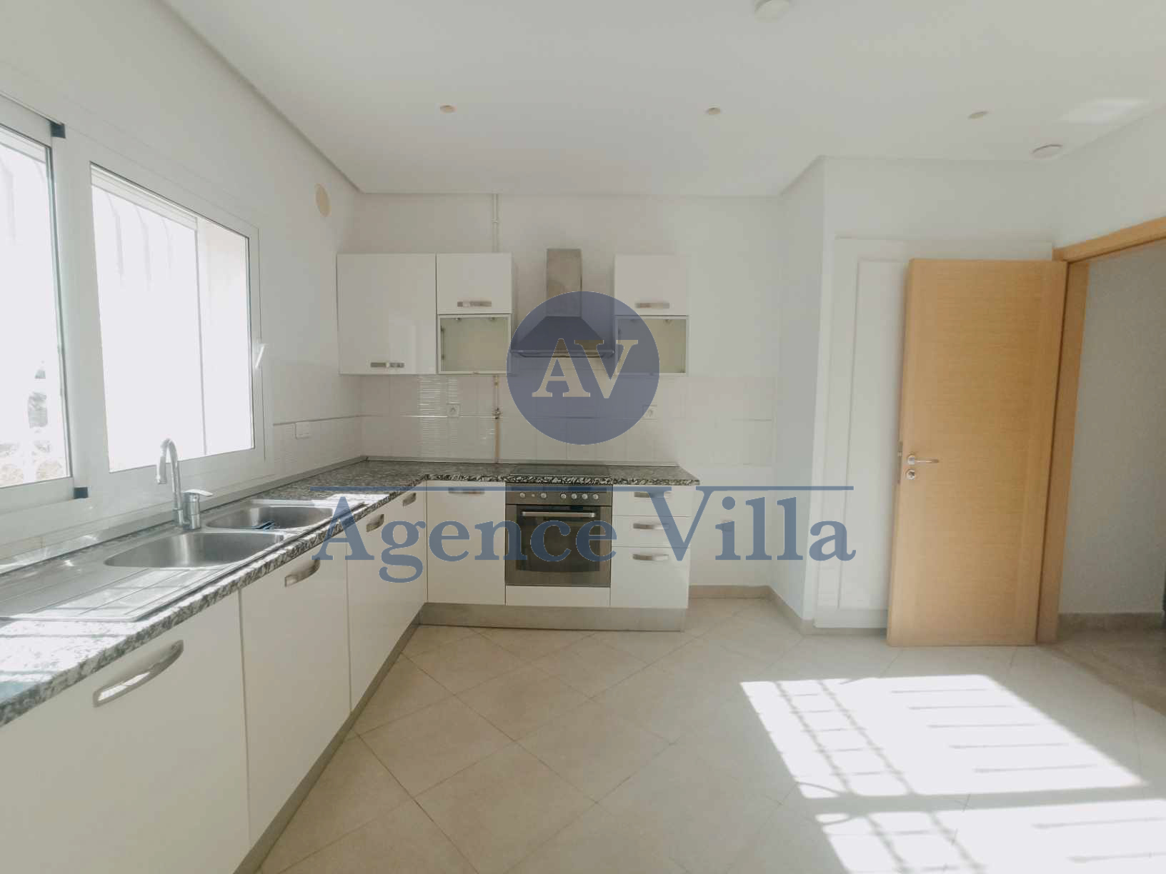    Appartement s2 avec à Tunis - Photo 2