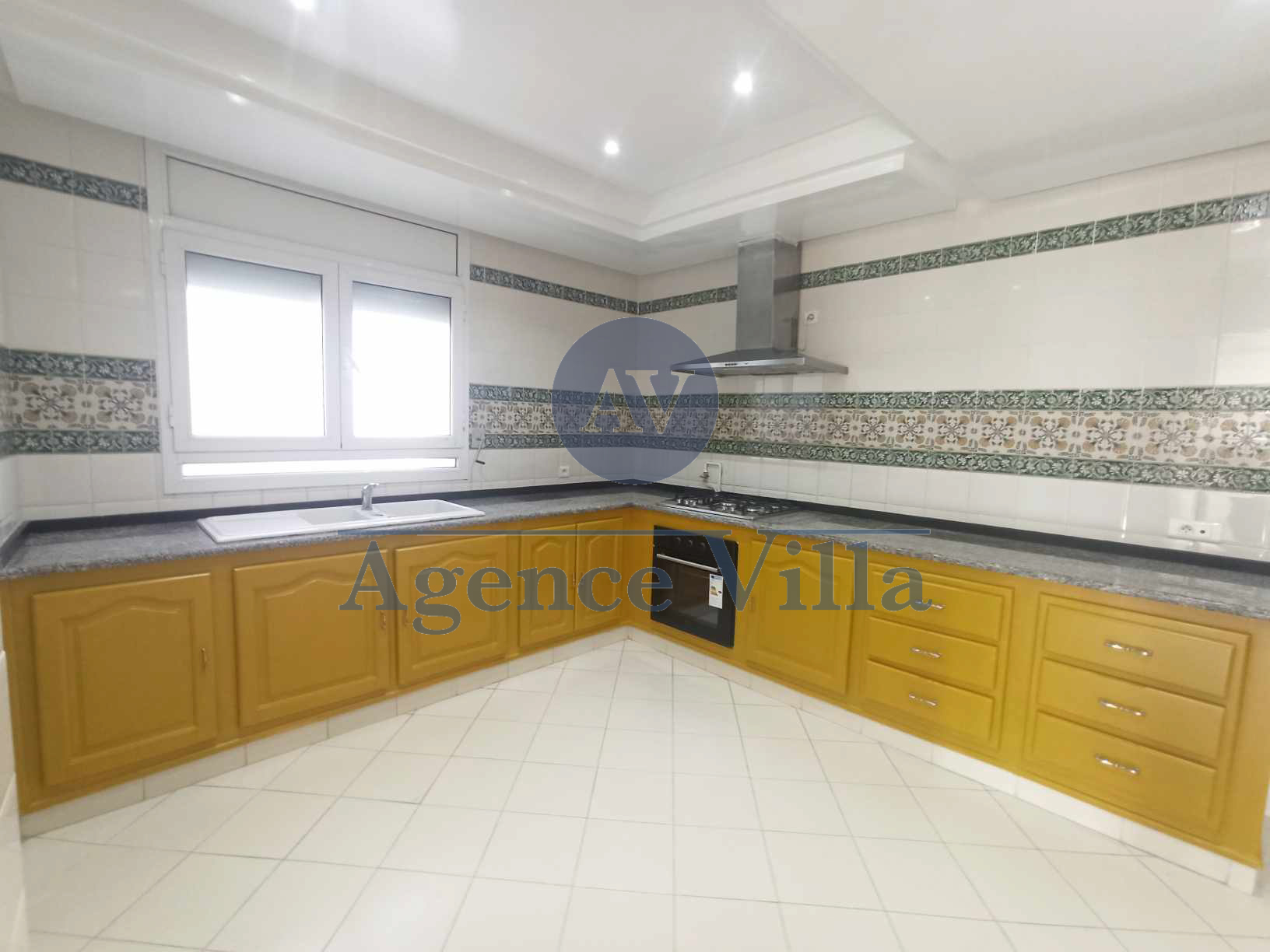  A Vendre Appartement S+2 Haut Standing Située à Centre-ville De Nabeul 