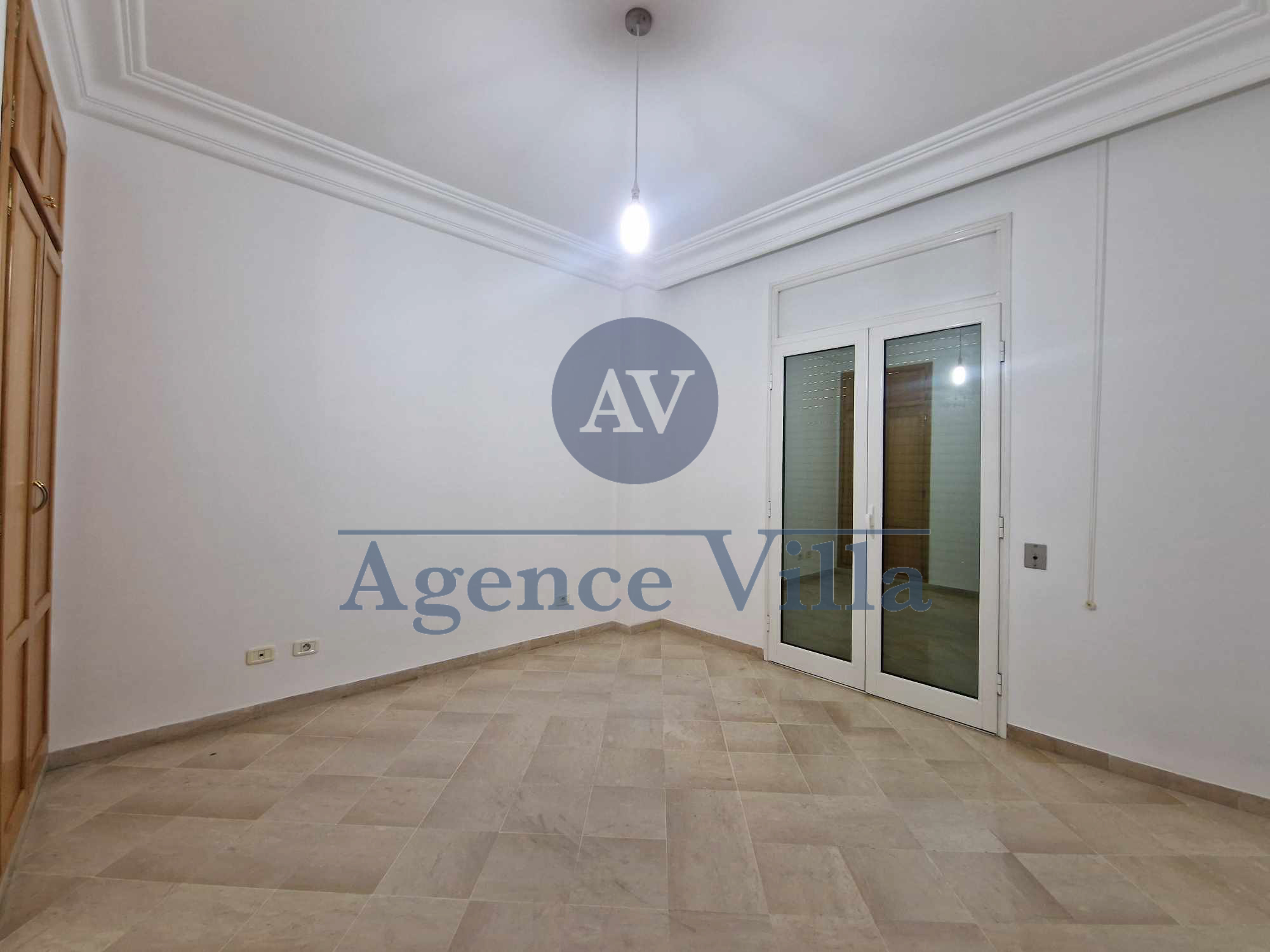     Appartement s2 au la à Tunis - Photo 2