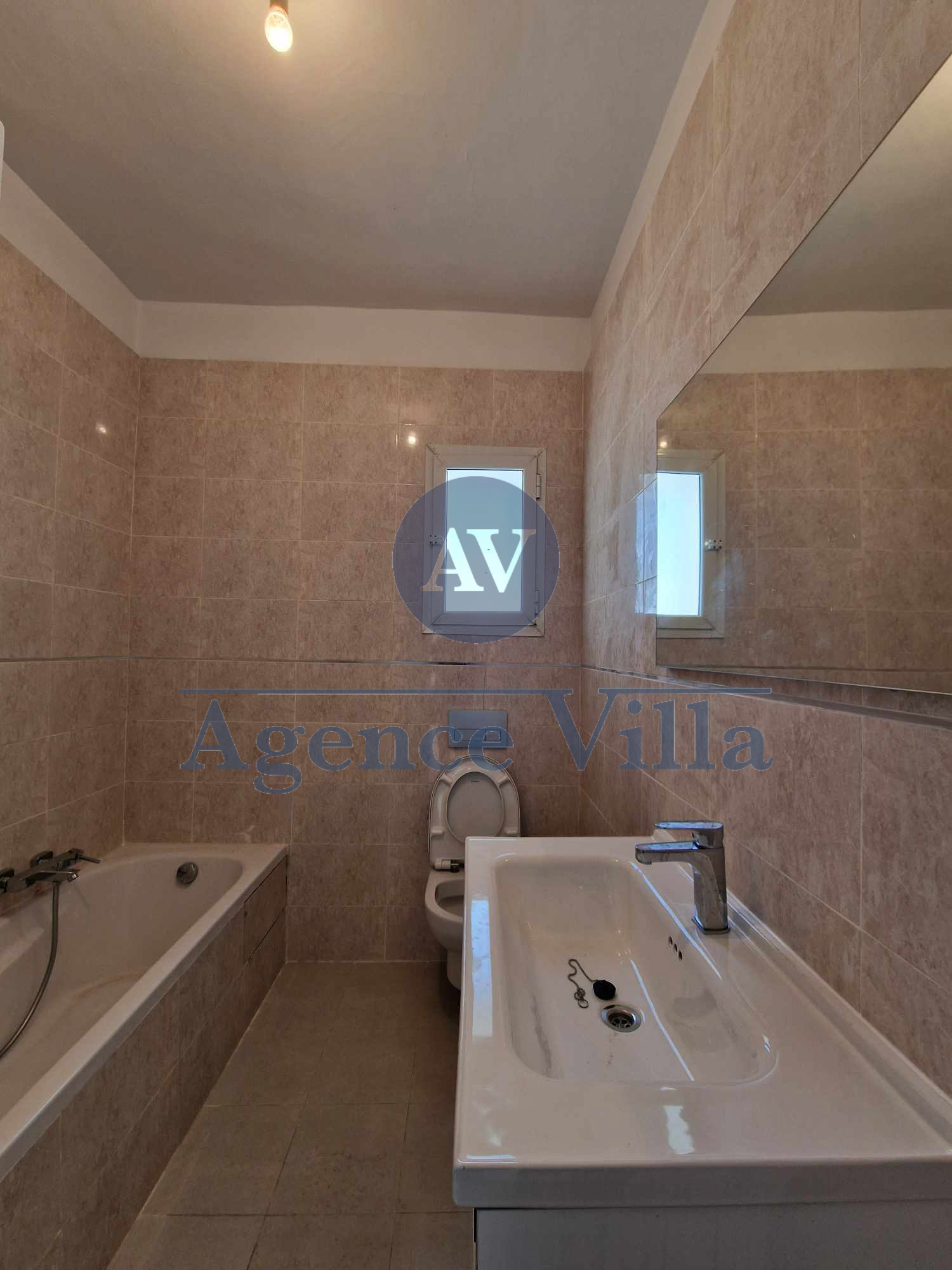     Villa s5 avec piscin à Tunis - Photo 4
